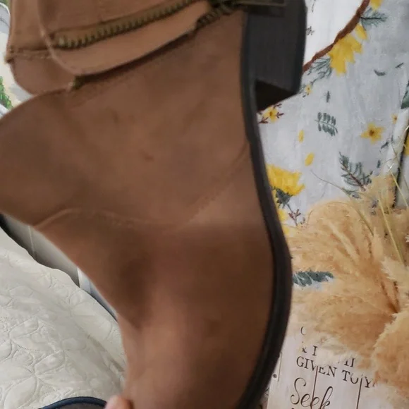 American Rag Booties - Picture 6 of 6